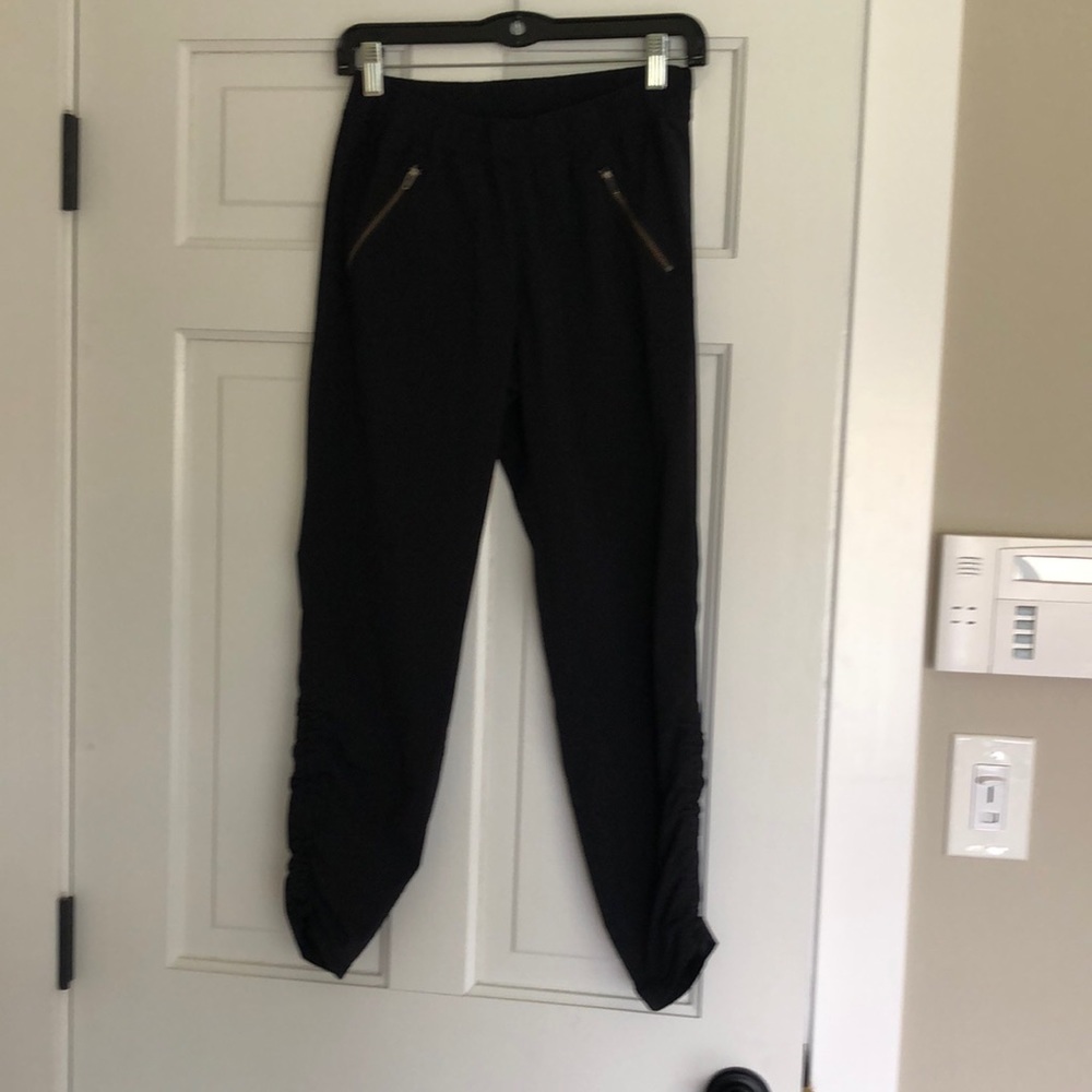 Athleta cropped pants